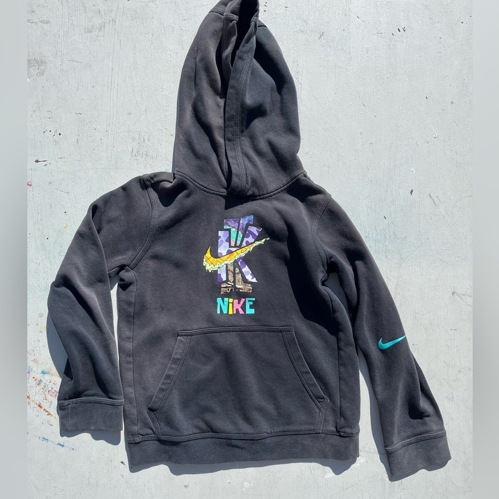 Kid's Nike Hoodie Black Spell-Out S Faded Outdoor Camping Hike Logo Streetwear